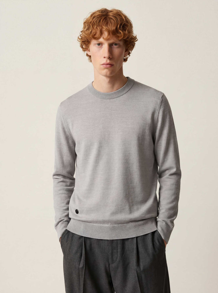 The Fine Knit Crewneck Moon Grey Image