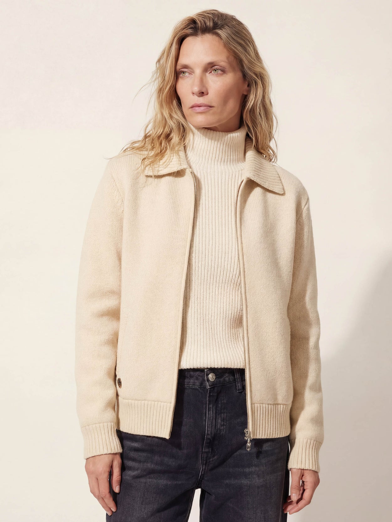 The Knitted Bomber Almond White Female Image